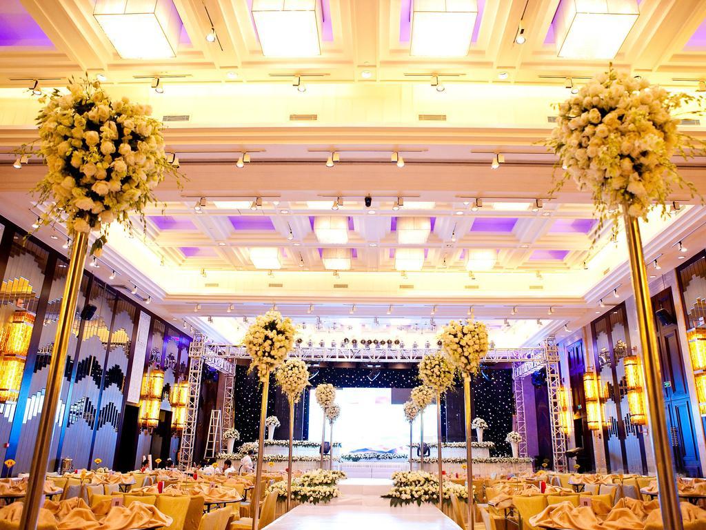 Optics Valley Kingdom Plaza Wuhan Exterior foto